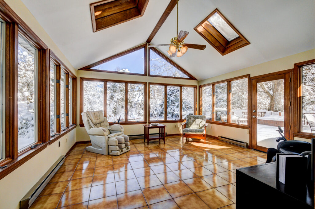 Sun Room - 11 Worchester